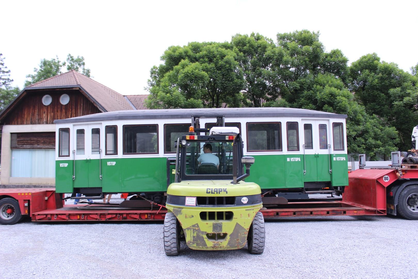 tramvajska prikolica