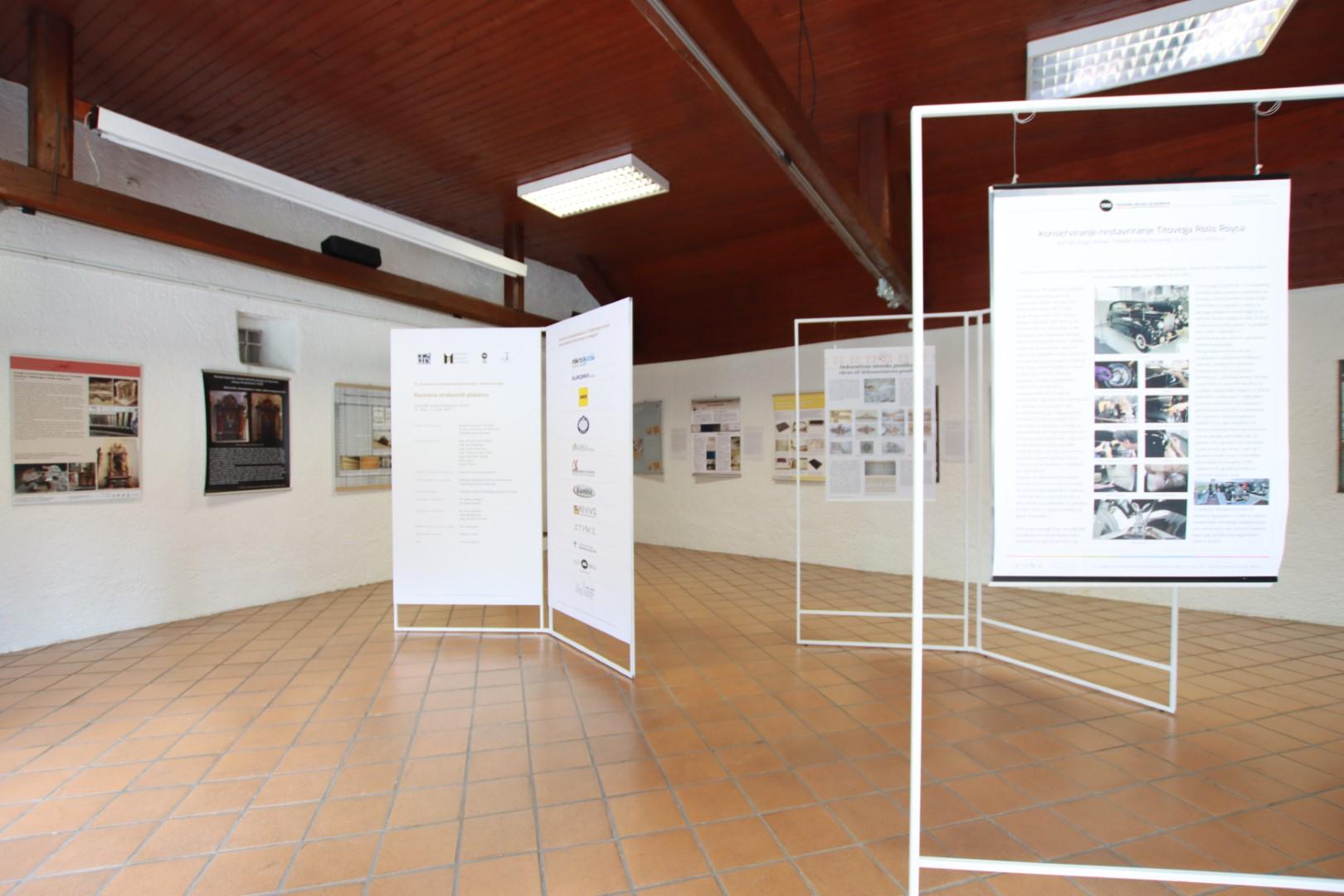 Razstava plakatov ki spremlja 21. strokovno srecanje konservatorjev restavratorjev 2